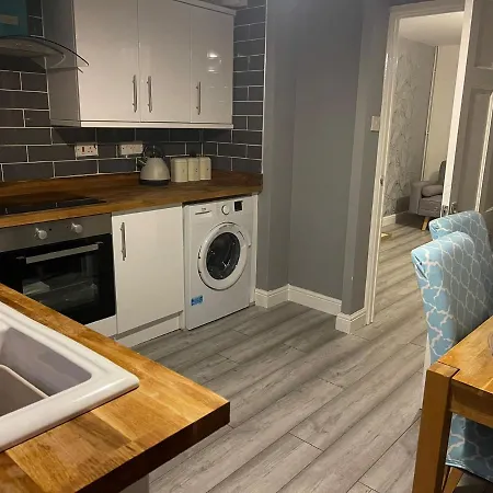 Lakeside View 2 Bedroom House Apartment